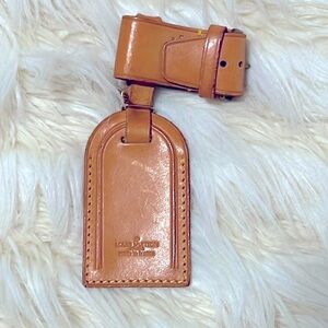 Louis Vuitton
Vachetta Luggage Tag and Handle Strap